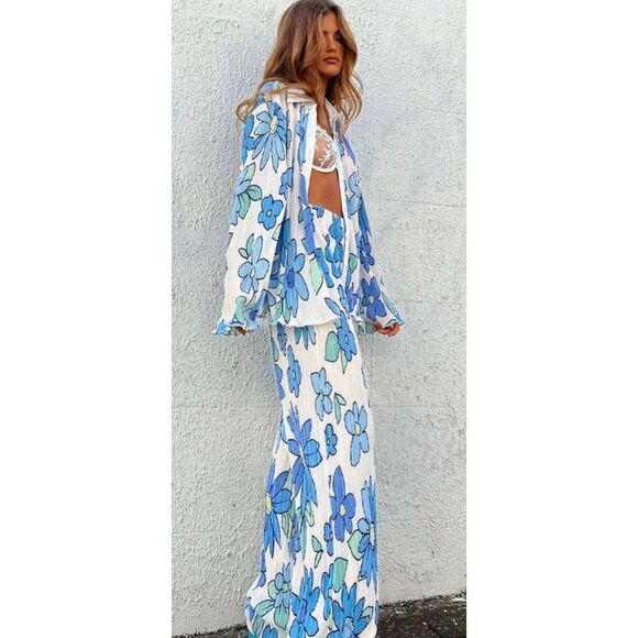 Ninon Blue Groovy Floral Set Woman’s Small - Picture 1 of 8